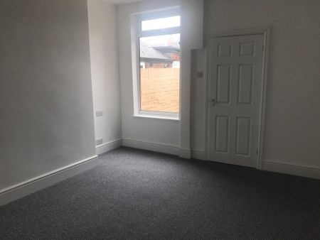 4 bedroom terraced house to rent - Photo 2