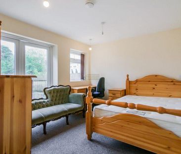 7 bedroom end of terrace house to rent - Photo 4