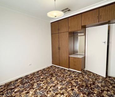 NORTH GRIFFITH LOCATION - Photo 3