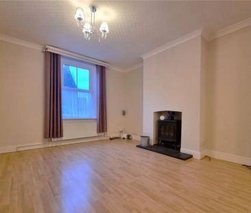 3 bedroom end of terrace house to rent - Photo 3