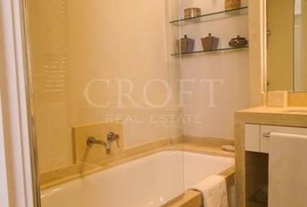 Center-Popolo: Spectacular Villino located in the center of Rome, in an exclusive private, secure park setting. Spacious living room, 4 bedrooms, 4 Baths, large panoramic terrace and gardens, parking. Ref #1910