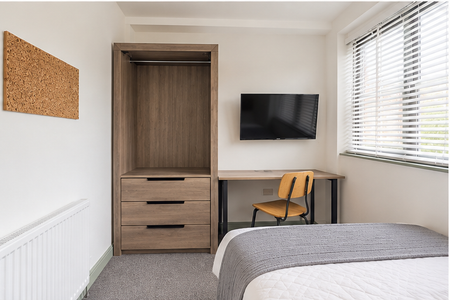 1 bedroom in a house share to rent - Photo 2