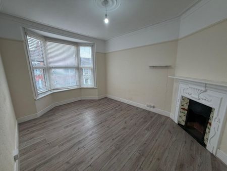 4 Bed Flat, Grange Avenue, N12 - Photo 3