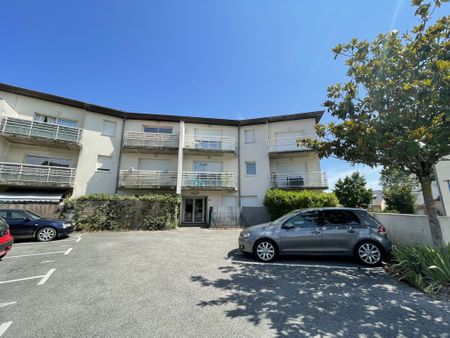 Location Appartement 2 pièces 33m² ONET LE CHATEAU 12850 - Photo 4