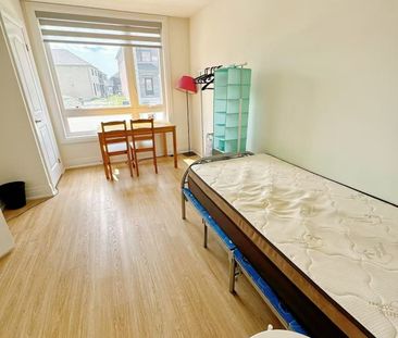 For Lease - MAIN 82 Robert Eaton Avenue, Markham, Ontario - Photo 3