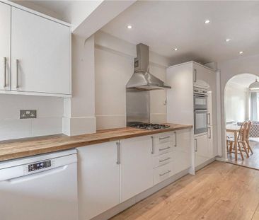 4 bedroom terraced house to rent - Photo 3
