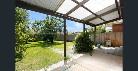 Spacious 3-Bedroom Home with Natural Light and Modern Amenities - Photo 3