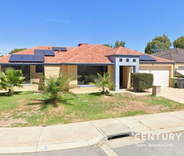 Stunning Family Home! - Photo 1