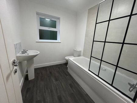 2 bedroom semi-detached house to rent - Photo 5