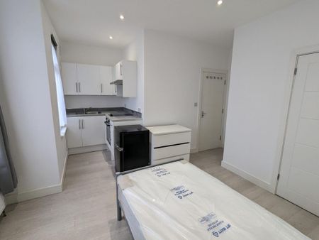 Studio to rent - Photo 4