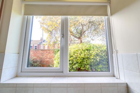 A 1 Bedroom Flat in Millbrook Street GL50 3RR - Photo 4