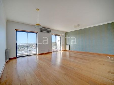 Apartamento T4 - Photo 2