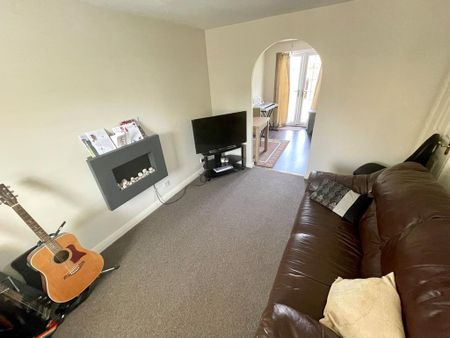 2 bedroom terraced house to rent - Photo 3
