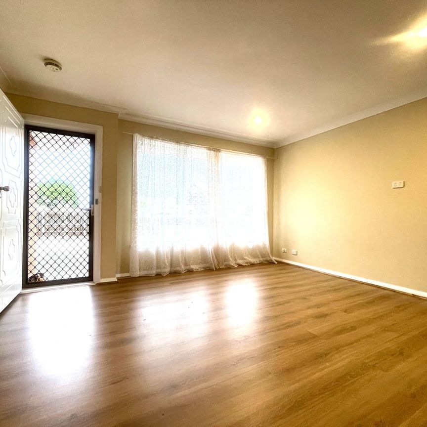 Dual Living Opportunity, 5 Bedrooms for $500 and 1 Bedroom for $320 - Photo 1