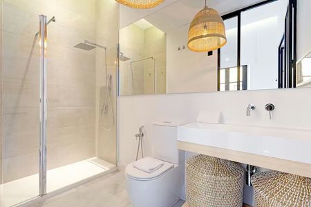 Calle de Placentines, Sevilla, Andalusia 41004 - Photo 5