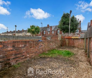 2 bedroom end of terrace house to rent - Photo 5