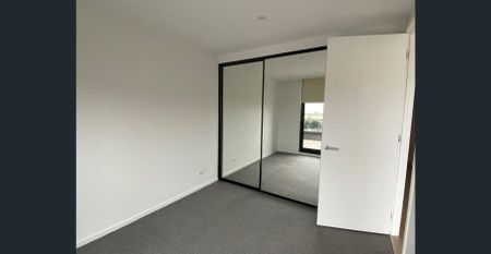 Modern Living in the Heart of Malvern East - Photo 2