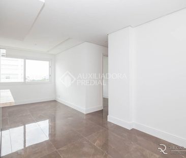 Apartamento com 2 quartos e 60m² para alugar em São Sebastião, Port... - Photo 1
