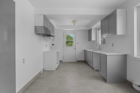 Appartement à louer - Laval (Laval-des-Rapides) - Photo 2