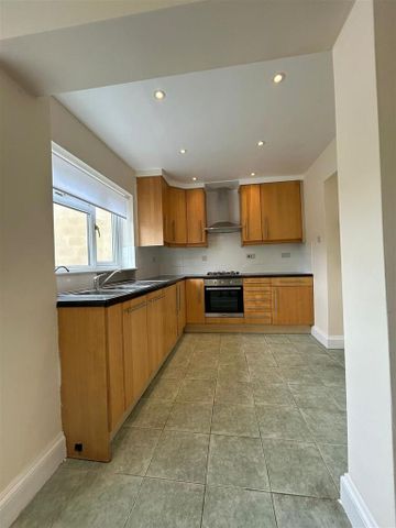 4 bedroom terraced house to rent - Photo 5