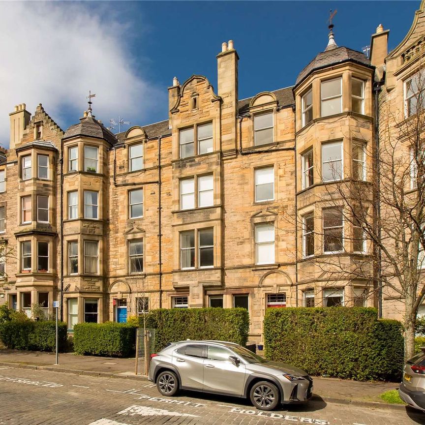 ***This apartment doesn't have an HMO Licence*** A three bedroom flat, with box room in a charming purpose built tenement flat in the heart of Marchmont with a shared garden. - Photo 1