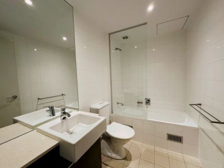 4 Hutchinson Walk, Sydney - Photo 3