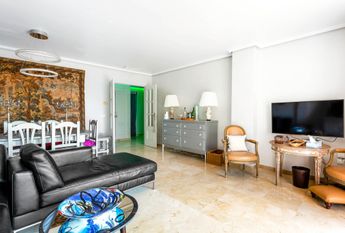 Spacious 4 bed penthouse, furnished and equipped in Marbella, near the Dunes of Artola and Cabopino