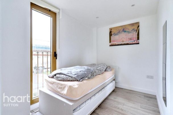 Studio to rent - Photo 1