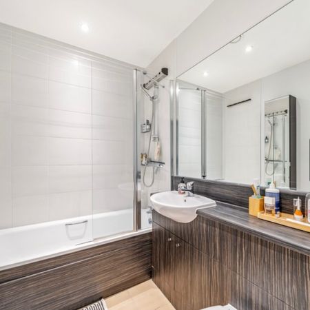 1 Bed Flat, Juniper Drive, SW18 - Photo 4