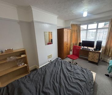 4 bedroom house to rent - Photo 2