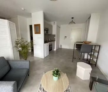 Location Appartement 1 pièce 32m² - Photo 2