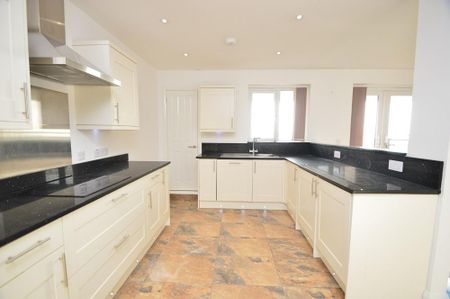 3 Bedroom Flat To Rent - Photo 5