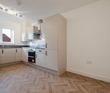 4 bedroom semi-detached house to rent - Photo 4