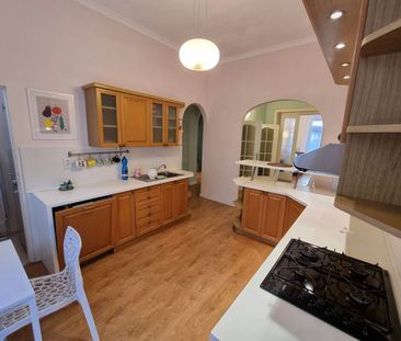 Na prenájom priestranný a svetlý 4,5 izbový byt s výmerou 108 m2 - Bratislava I – Fotografia 5