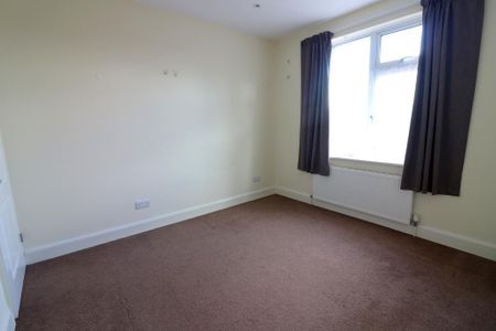 2 bedroom end of terrace house to rent - Photo 3