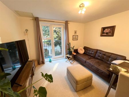 1 Bedroom Flat / Apartment - Archers Road, Southampton - Photo 5