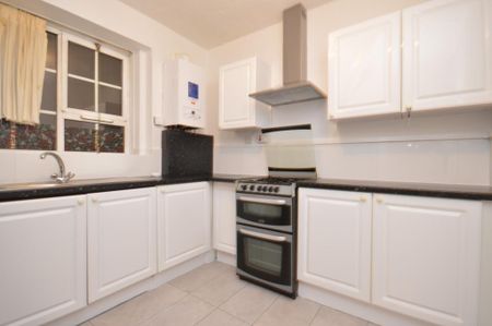 2 bedroom flat to rent - Photo 4