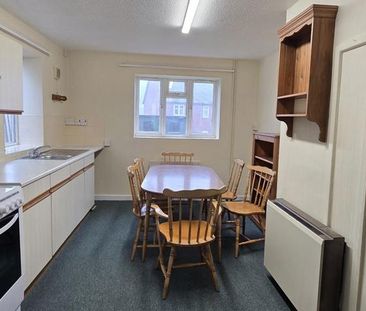 3 bedroom semi-detached house to rent - Photo 5