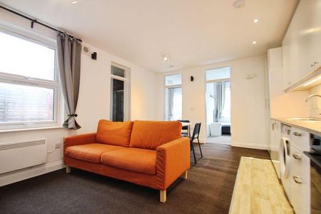 2 bedroom flat to rent - Photo 4