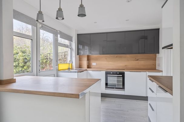 3 bedroom semi-detached house to rent - Photo 1