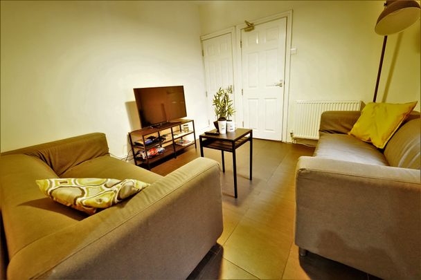 29 Kimbolton Avenue, NG7 1PS, NOTTINGHAM - Photo 1