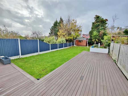 3 bedroom flat to rent - Photo 5