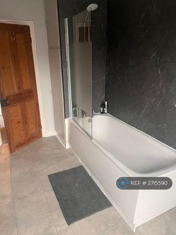 2 bedroom terraced house to rent - Photo 4