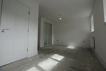 Safety Bay Close, Kent, London - Photo 3