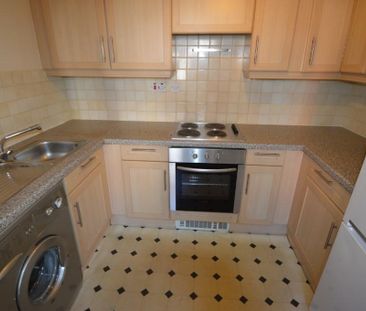 2 Bed Flat, Stretford Road, M15 - Photo 2