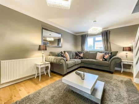 3 bedroom detached house to rent - Photo 2