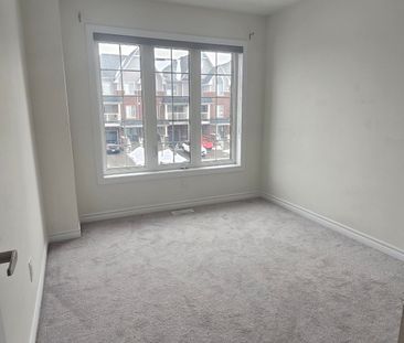 For Lease - 86 Sutcliffe Drive, Whitby, Ontario - Photo 5