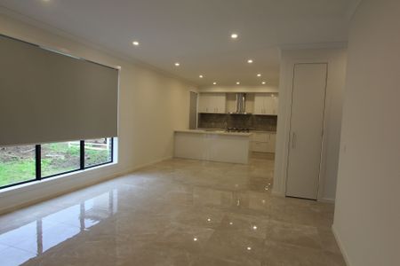 A near New Great Family Home - Photo 5