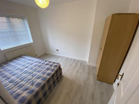 6 bedroom terraced house to rent - Photo 4