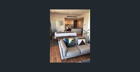 Chic city fringe living - Photo 3